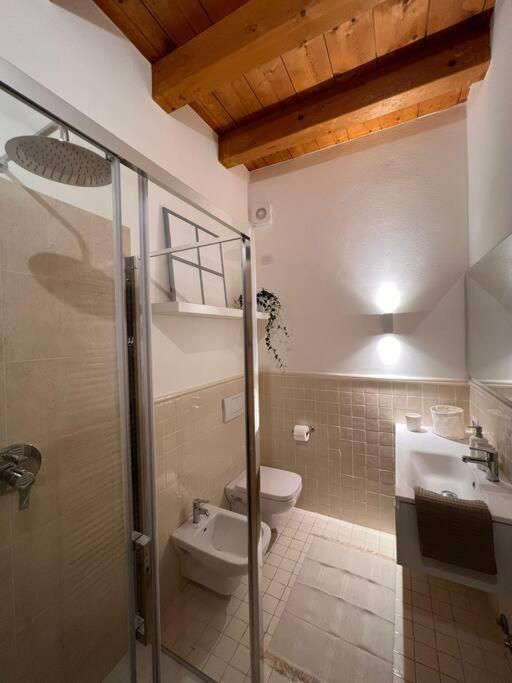 Il Bacio Apartment โกโม ภายนอก รูปภาพ